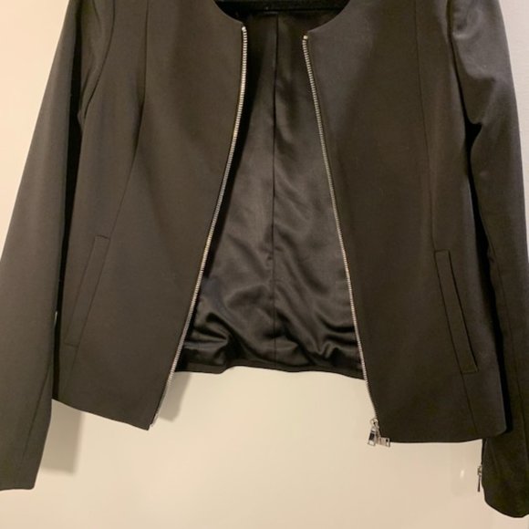 Simons exclusive Contemporaine Simons size 2 black dress jacket silver zipper - Picture 10 of 10